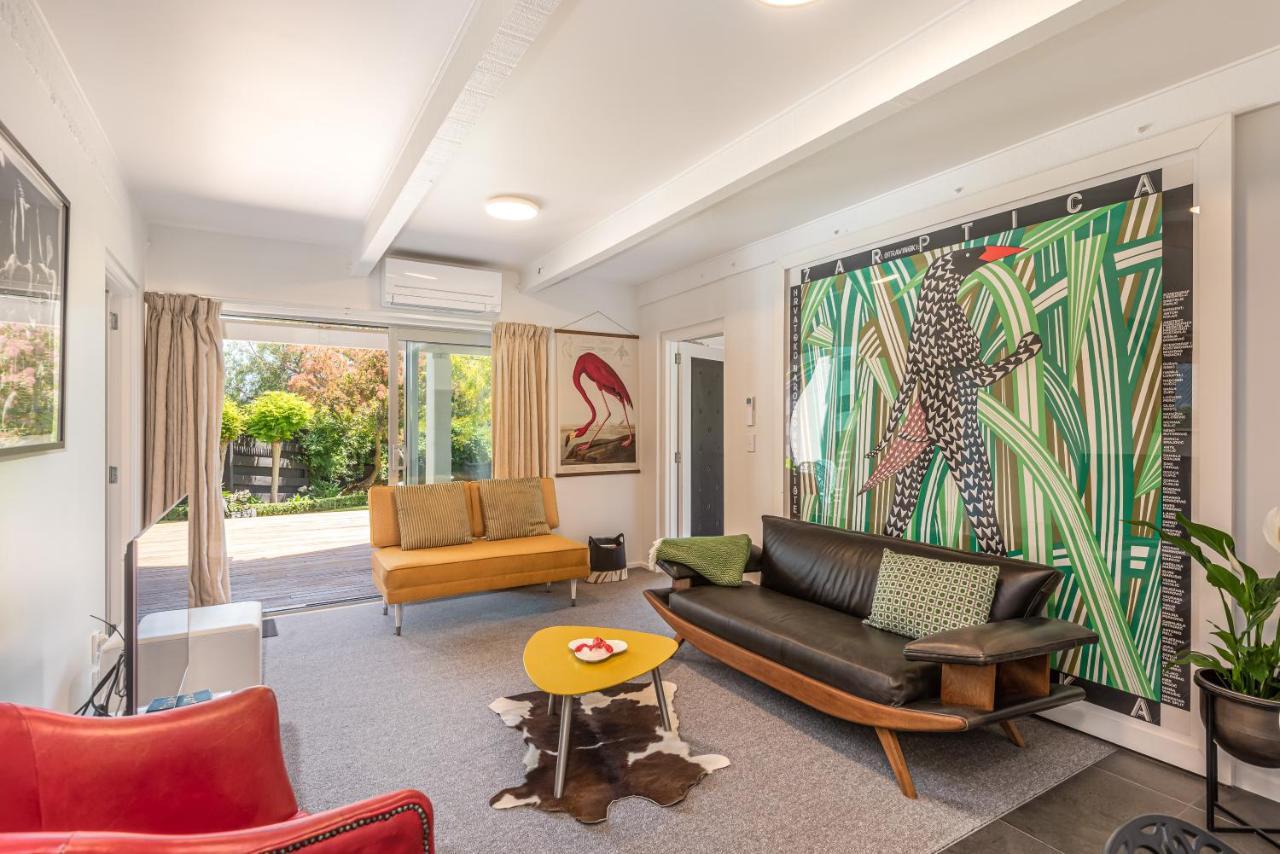 Appartamento Retro Living - Lush Garden Christchurch Esterno foto